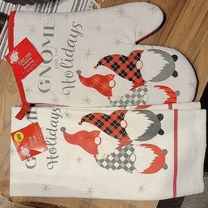 BRAND NEW gnome for the holidays towel and oven mit